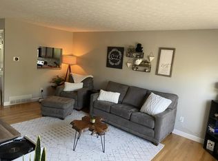 1211 Weybridge Rd, Columbus, OH 43220