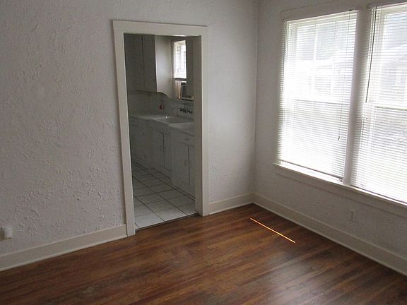 3rd image of 3912 W Gadsden St