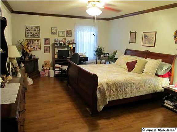 5th image of 282 Crystal Creek Dr
