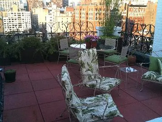 Sold by Corcoran | media 19