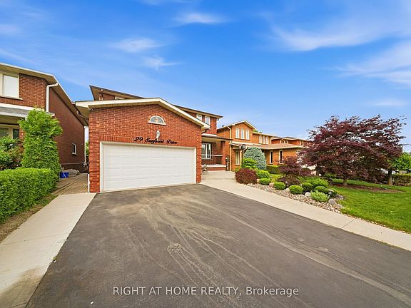3rd image of 29 Sunforest Dr