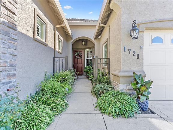 4th image of 1720 Rio Vista Way