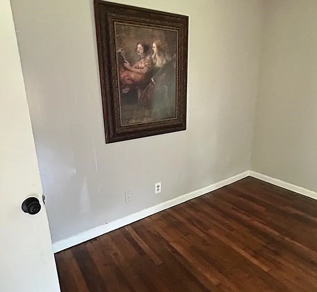 607 W Dallas St — Photo 8