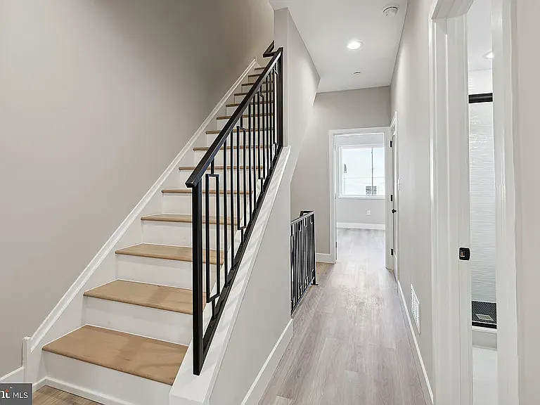 1838 E Oakdale St — Photo 19