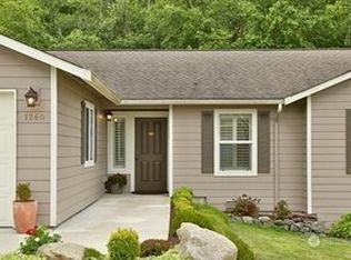 1260 Long Dr, Freeland, WA 98249