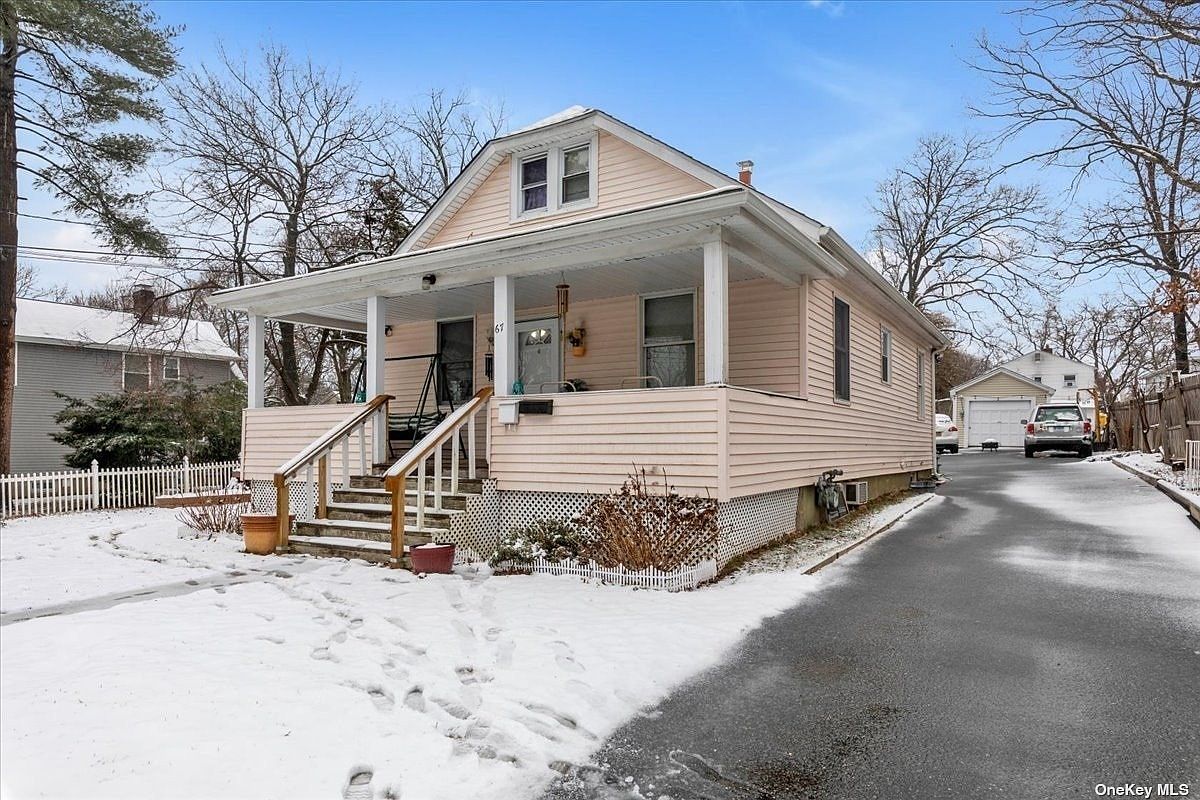 67 8th Ave Huntington Station NY 11746 Zillow