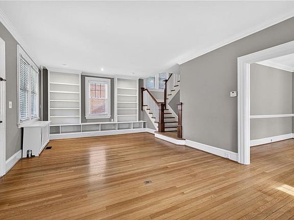 3rd image of 1308 Magnolia Ave