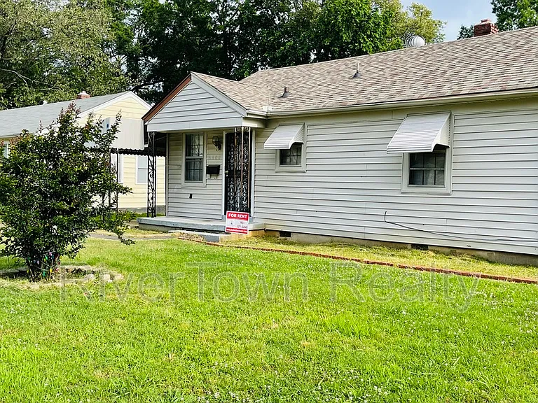 4406 Ferndale Rd — Photo 3