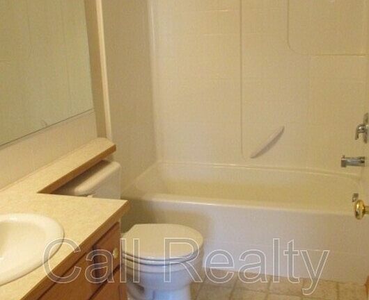 5th image of 4123 S Stonington Ln