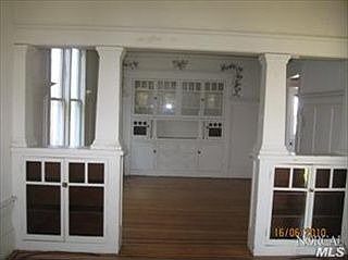 4th image of 832 Kentucky St