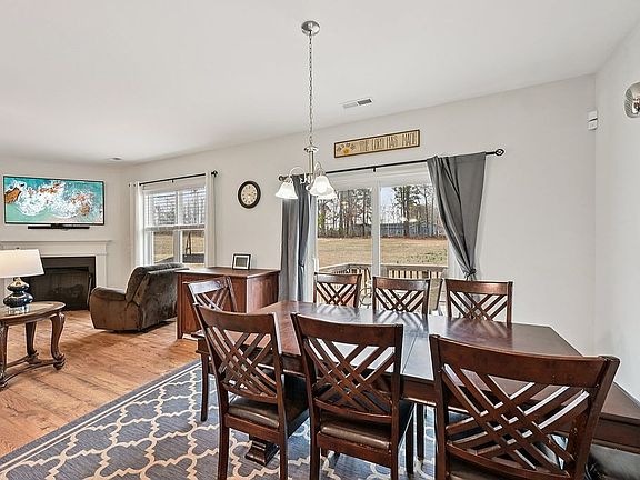3rd image of 74 Henhouse Ct