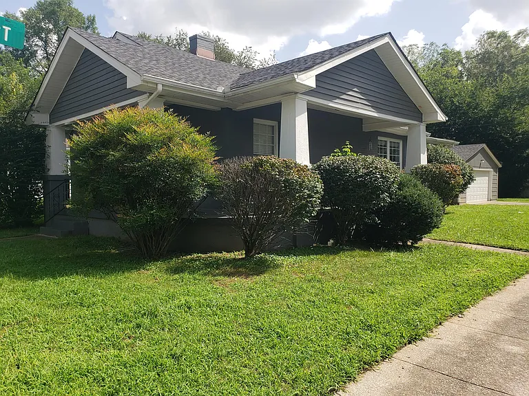 223 Richardson Ave — Photo 10