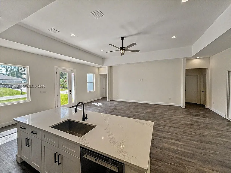 738 Harriet Ave SW — Photo 9