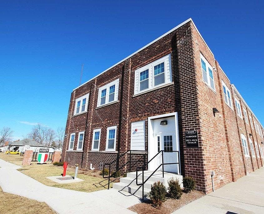 2nd image of 1102 S 4th St APT 203