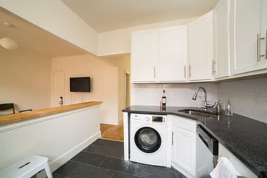 Rented by Jonathan Wachtel, LREB