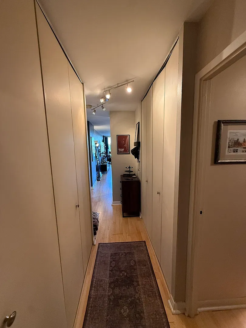 Studio, $2,100 — Photo 3