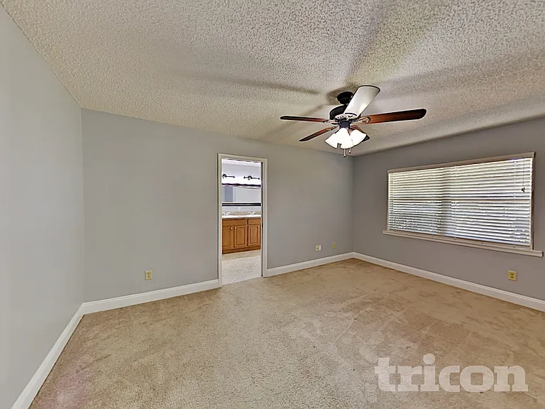 1548 Silver Fox Cir — Photo 12
