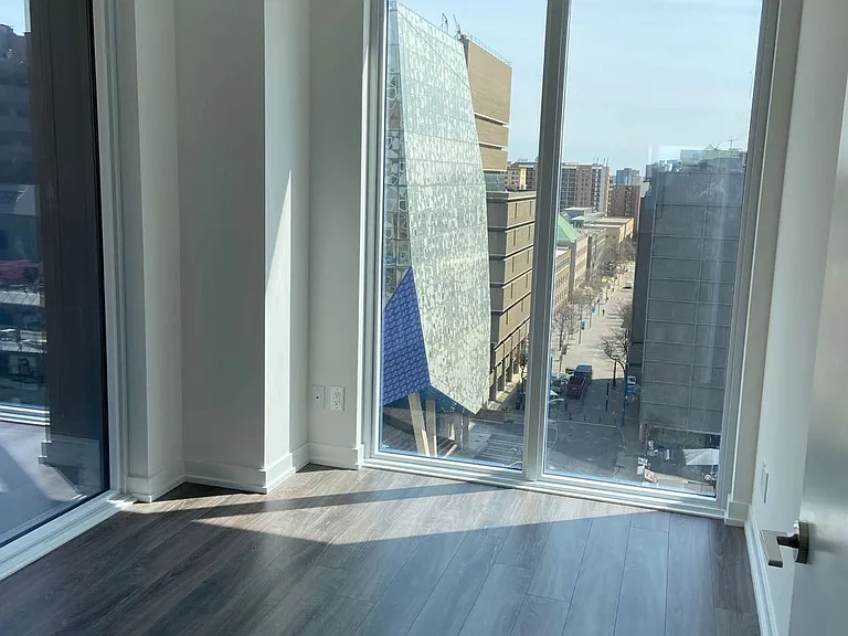 20 Edward St #902 — Photo 7