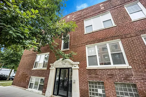 3916 W Altgeld St #1 Photo 1