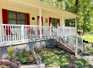 311 Hillcrest Ln, Big Sandy, TN 38221