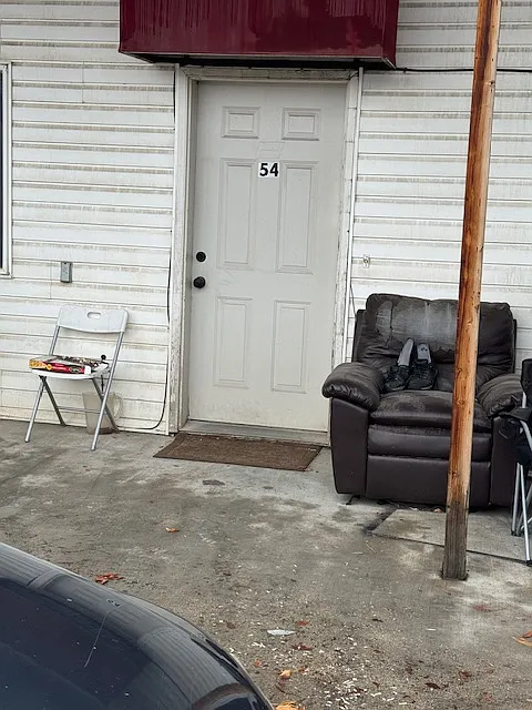 1 bed, 1250 sqft, $410 — Photo 2
