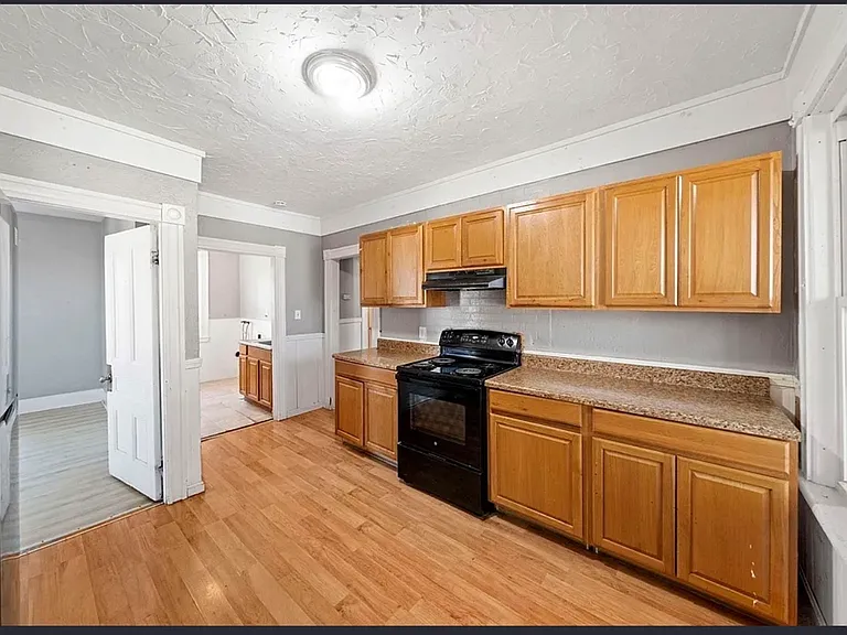 62 May St #2 — Photo 6