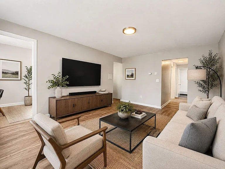 1422 Macon St — Photo 1