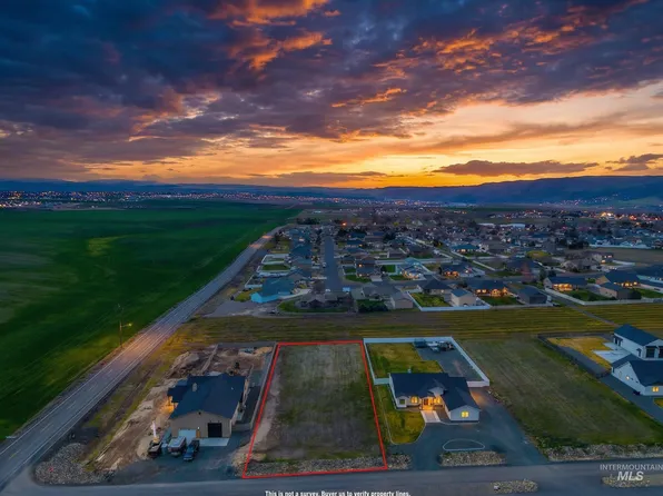 Vinifera Blvd, Lewiston, ID 83501