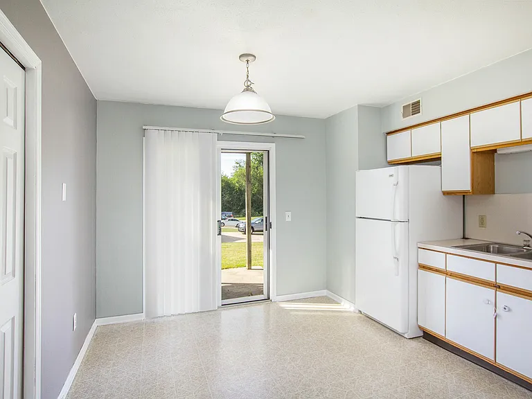 924 Cedar Run Ct NW — Photo 4
