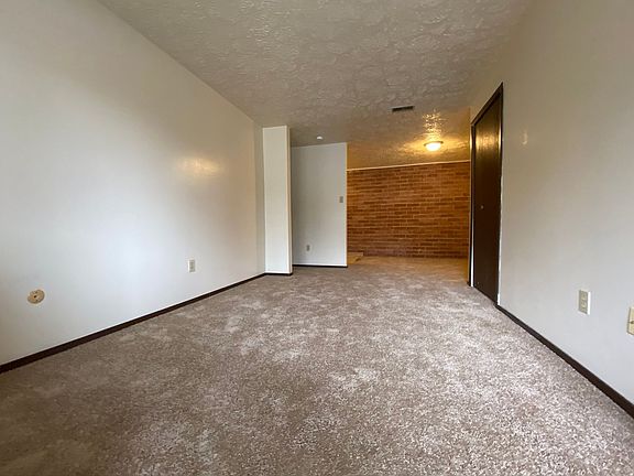 3rd image of 1333 Hunter Rd #4