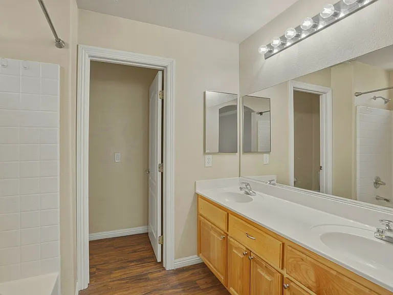 724 Picasso Picture Ct — Photo 18