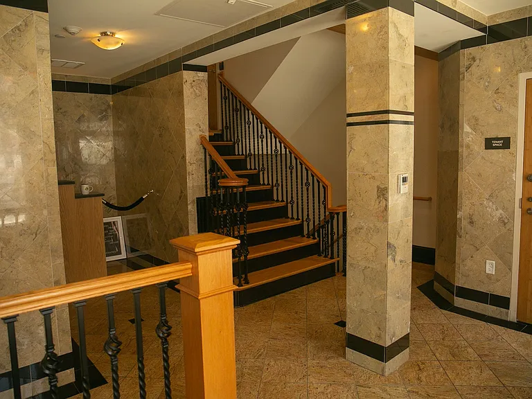 7 Marshall St #403 — Photo 8