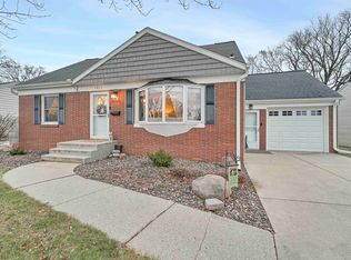 1011 Meacham St, Green Bay, WI 54304