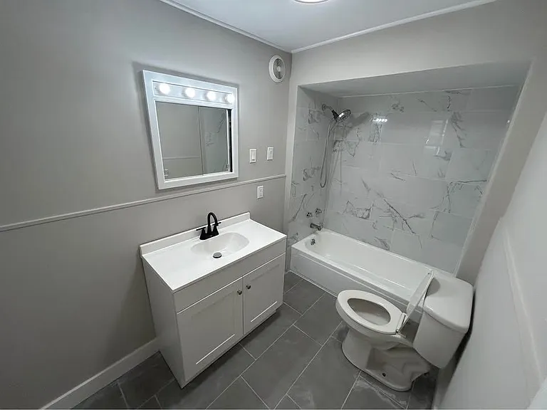 1010 Wood St — Photo 2