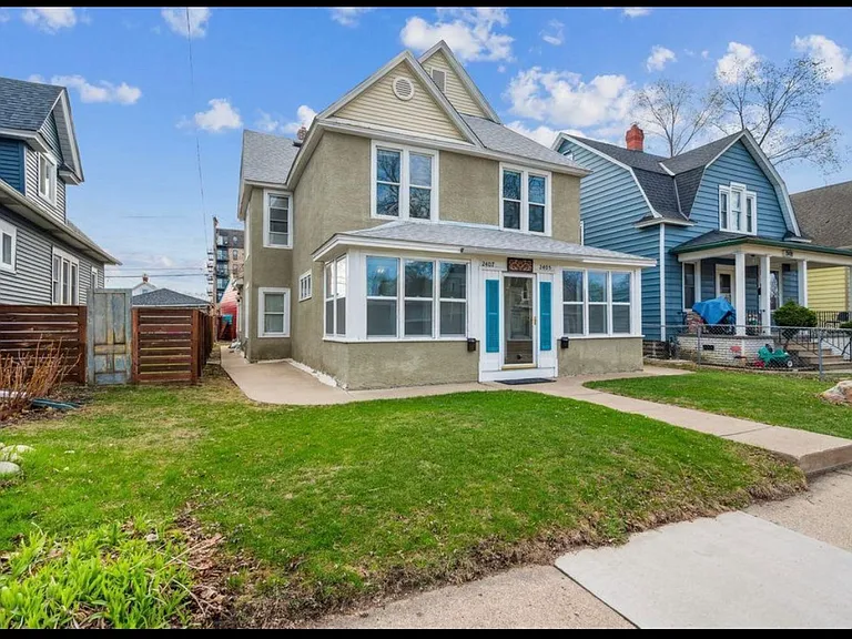 2405 Grand St NE #1 — Photo 1