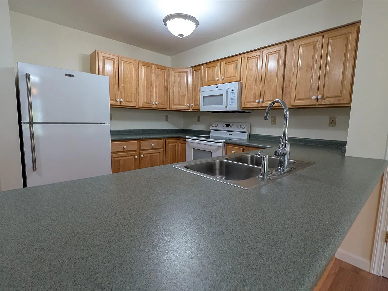 1 bed, 1.0 bath, 800 sqft, $1,800 — Photo 4