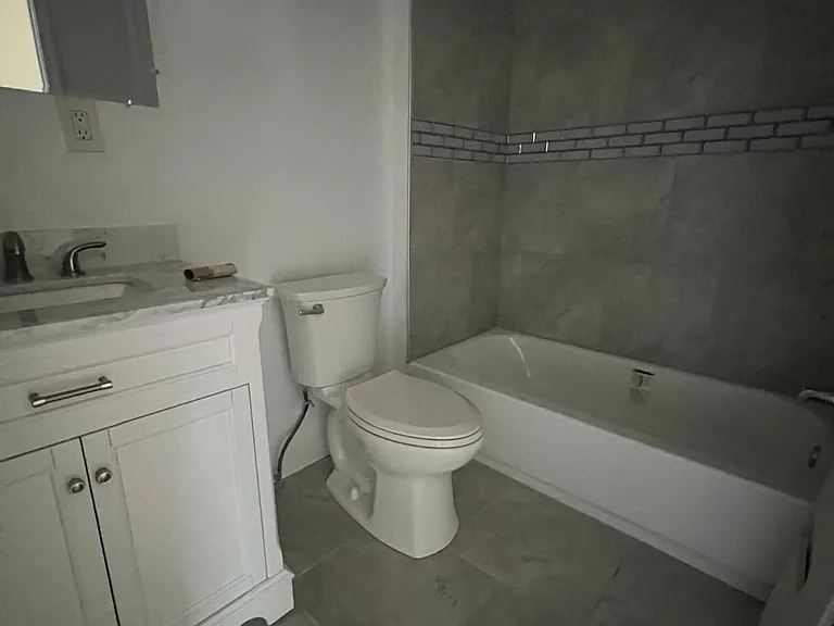 828 S 15th St #3R — Photo 3