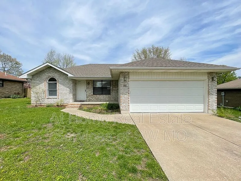 609 E Sunset St — Photo 1