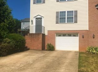 2083 Honeysuckle Ln, Winchester, VA 22601