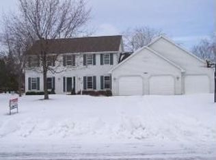 1605 Creekside Ln, Green Bay, WI 54311
