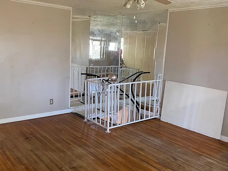 215 N Summit St #217 — Photo 11