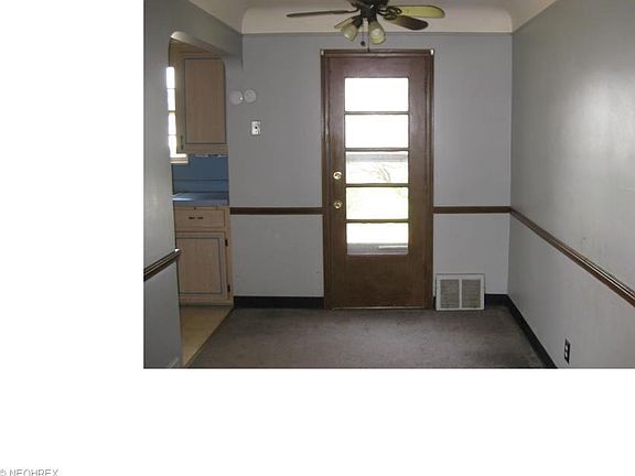 4th image of 11809 Darlington Ave