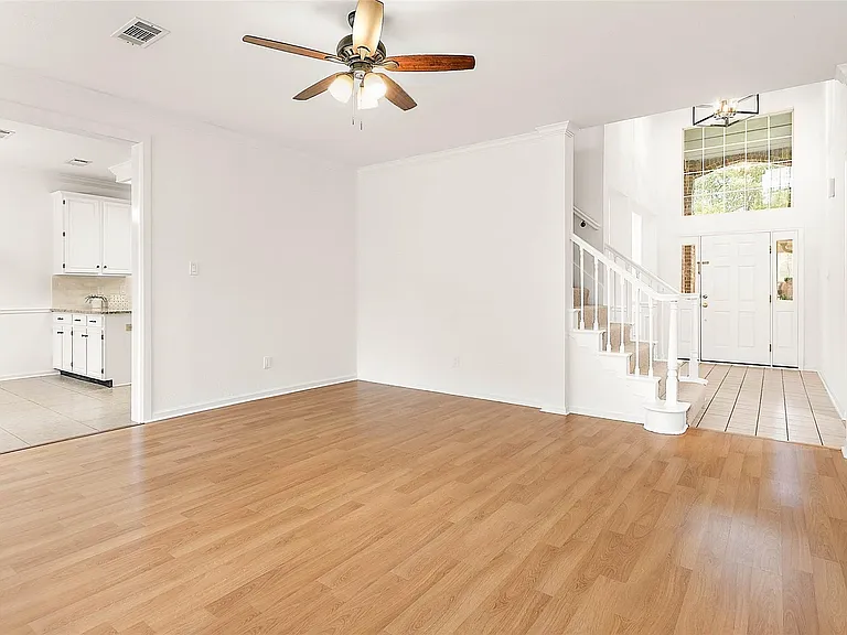 8 Greentwig Pl — Photo 10