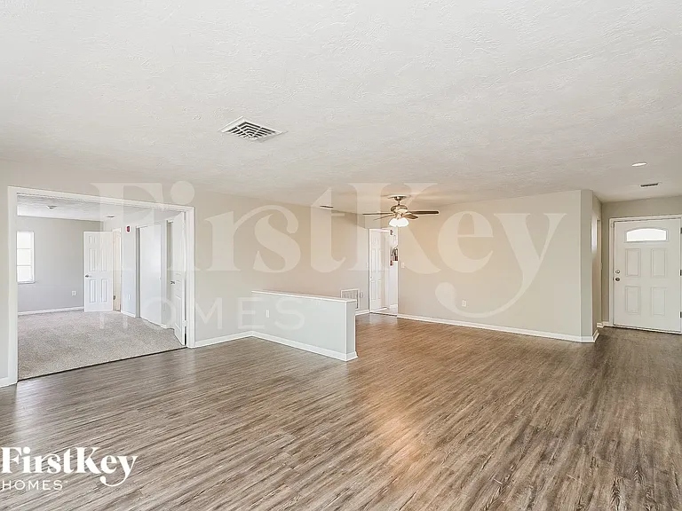 319 Scott Ct — Photo 7