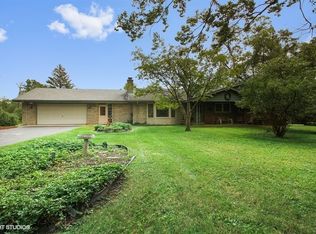 8079 Creekwood Dr, Burr Ridge, IL 60527