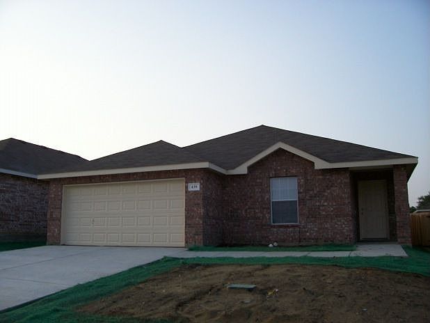 1st image of 903 Maples Ave