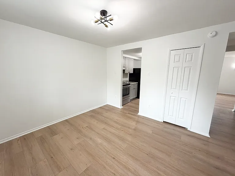 7038 Knighthood Ln — Photo 4