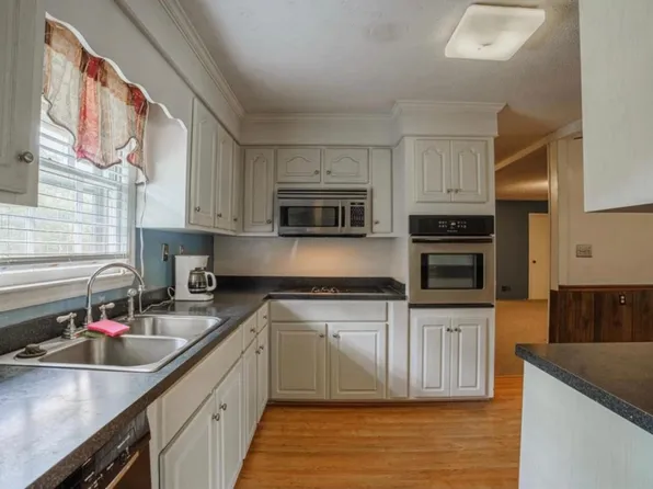 112 Woodsedge Ct, West Columbia, SC 29172