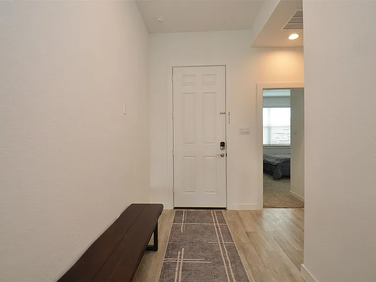 1696 Daylight Lake Dr — Photo 3
