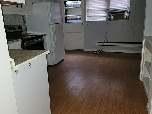 2nd image of 1527 Bell Blvd